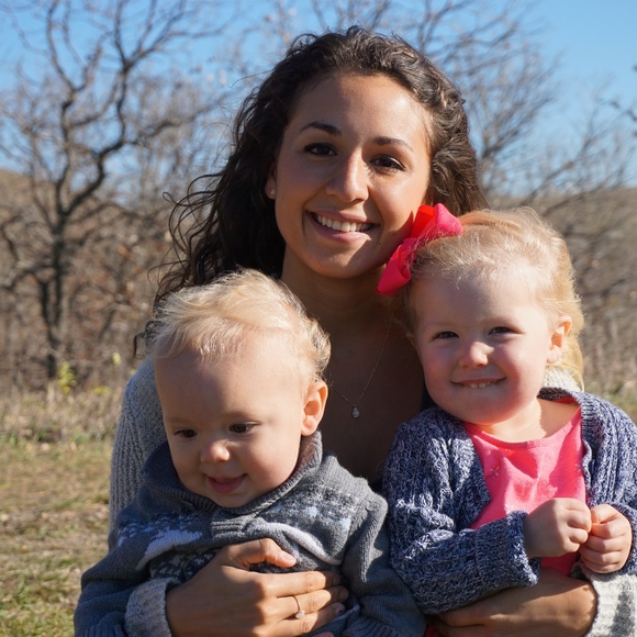 Meet your Posher, Yasemee - Picture 3 of 3